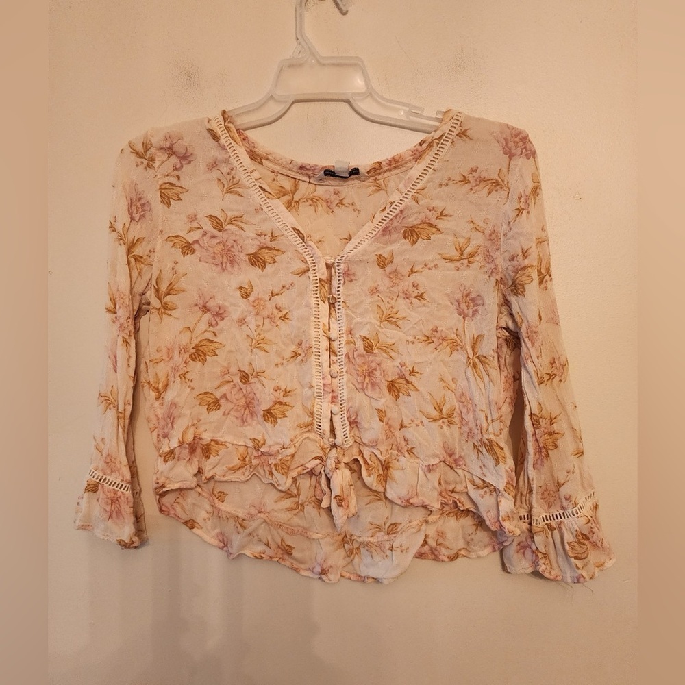 American eagle lightweight Long Sleeve floral pattern blouse size medium